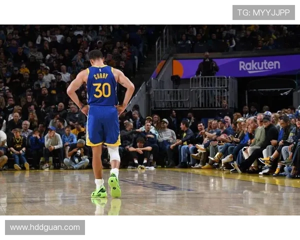 NBA球星心目中的最佳庆祝动作解析库里晚安安詹姆斯戴皇冠与耸肩风采