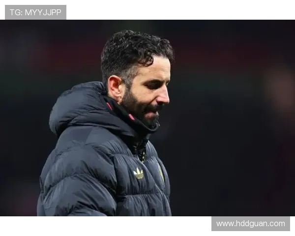 内维尔直言胜桑德兰无法拯救阿莫林呼吁他停止推卸责任给评论员